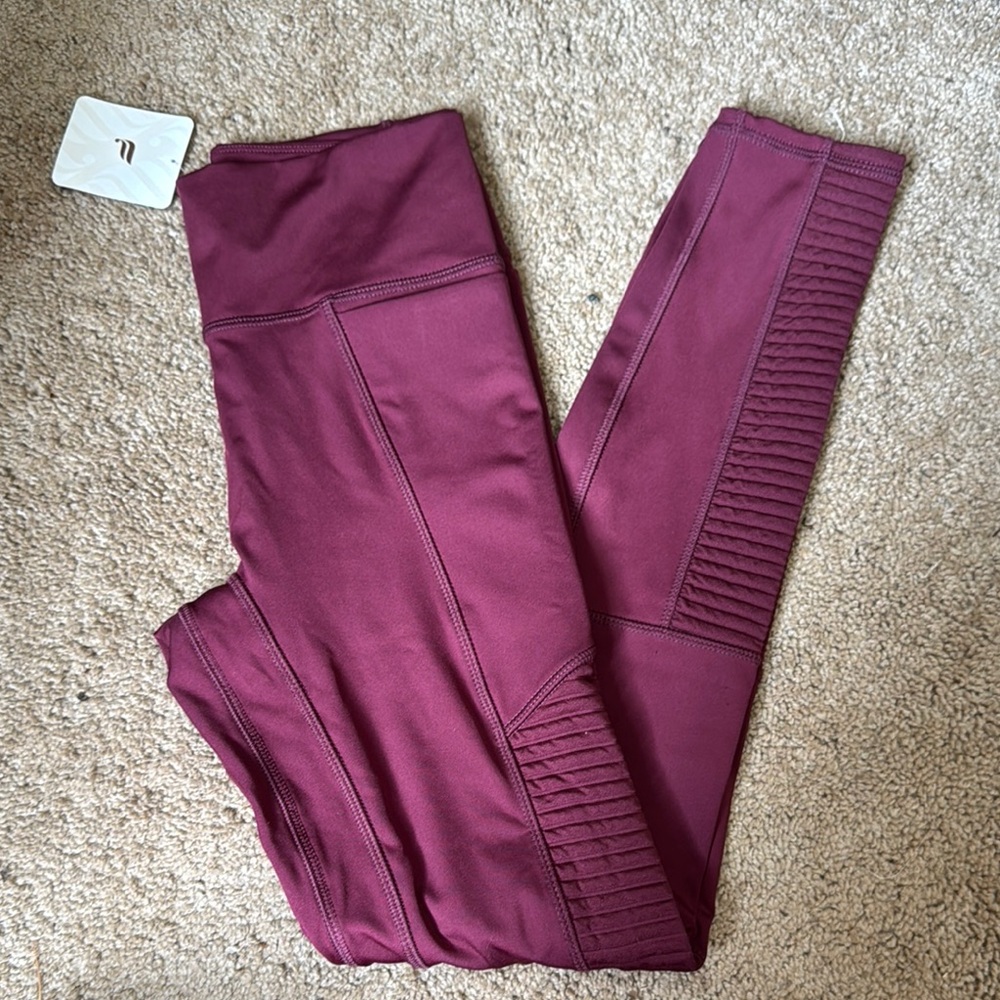 Fabletics High-Waisted Motion365 Moto-Leggings